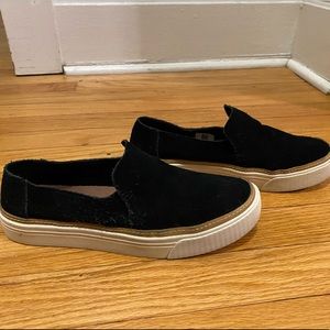 Tom’s Woman’s Sneakers (size 7)